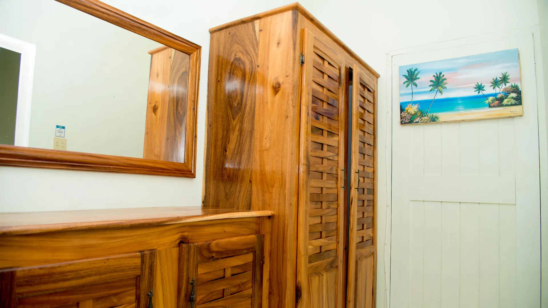 Fun Holiday Beach Resort Негрил