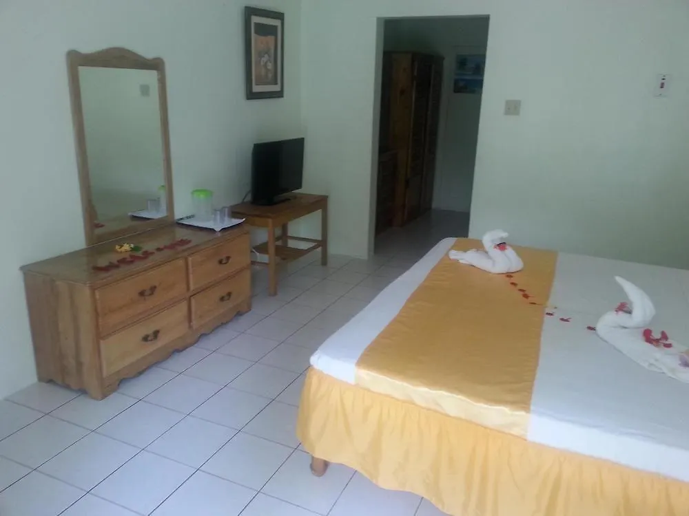 Fun Holiday Beach Resort Negril